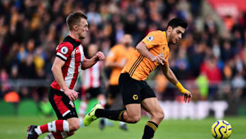 SOUTHAMPTON, ENGLAND - JANUARY 18: Raul Jimenez of Wolverhampton Wanderers is challenged by James Ward-Prowse of Southampton during the Premier League match between Southampton FC and Wolverhampton Wanderers at St Mary's Stadium on January 18, 2020 in Southampton, United Kingdom. (Photo by Alex Broadway/Getty Images)