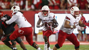 Nov 17, 2016; Houston, TX, USA; Louisville Cardinals quarterback Lamar Jackson (8) runs with the ball during the game against the Houston Cougars at TDECU Stadium. Mandatory Credit: Troy Taormina-USA TODAY Sports