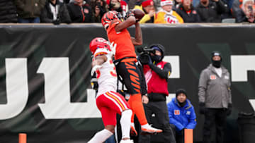 CINCINNATI, OHIO - JANUARY 02: Ja'Marr Chase #1 of the Cincinnati Bengals makes a catch for a touchdown while being guarded by Charvarius Ward #35 of the Kansas City Chiefs in the second quarter at Paul Brown Stadium on January 02, 2022 in Cincinnati, Ohio. (Photo by Dylan Buell/Getty Images)