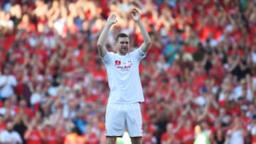 LONDON, ENGLAND - MAY 06: Per Mertesacker of Arsenal shows appreciation to the fans after the Premier League match between Arsenal and Burnley at Emirates Stadium on May 6, 2018 in London, England. (Photo by Mike Hewitt/Getty Images)