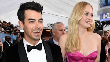 Sophie Turner did Joe Jonas' makeup while they were quarantined at home due to Coronavirus.
