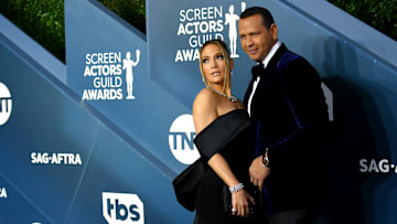 Alex Rodriguez and Jennifer Lopez are in talks to purchase the New York Mets.