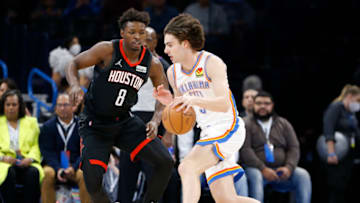 OKC Thunder guard Josh Giddey (3) drives to the basket against Houston Rockets forward Jae'Sean Tate (8) : Alonzo Adams-USA TODAY Sports