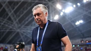 SINGAPORE - JULY 27: FC Bayern Munich team manager Carlo Ancelotti walks during the International Champions Cup match between FC Bayern Munich and FC Internazionale at National Stadium on July 27, 2017 in Singapore. (Photo by Thananuwat Srirasant/Getty Images for ICC)
