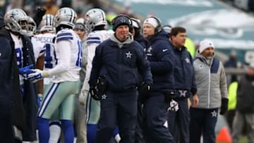 PHILADELPHIA, PA - DECEMBER 31: Head coach Jason Garrett of the Dallas Cowboys reacts against the Philadelphia Eagles during the second half of the game at Lincoln Financial Field on December 31, 2017 in Philadelphia, Pennsylvania. The Dallas Cowboys won 6-0. (Photo by Elsa/Getty Images)