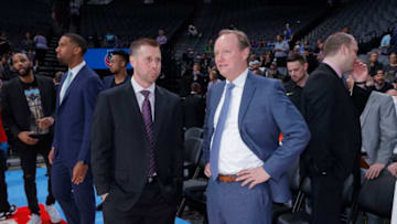 SACRAMENTO, CA - MARCH 22: Head coach Dave Joerger of the Sacramento Kings talks with Head coach Mike Budenholzer of the Atlanta Hawks prior to the game on March 22, 2018 at Golden 1 Center in Sacramento, California. Copyright 2018 NBAE (Photo by Rocky Widner/NBAE via Getty Images)