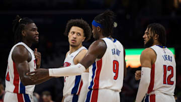 Cade Cunningham #2 of the Detroit Pistons huddles with teammates (Photo by Scott Taetsch/Getty Images)