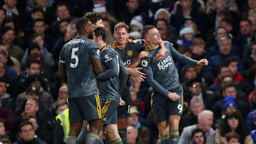 LONDON, ENGLAND - DECEMBER 22: Jamie Vardy of Leicester City celebrates after scoring his team's first goal with his team mates during the Premier League match between Chelsea FC and Leicester City at Stamford Bridge on December 22, 2018 in London, United Kingdom. (Photo by Clive Rose/Getty Images)