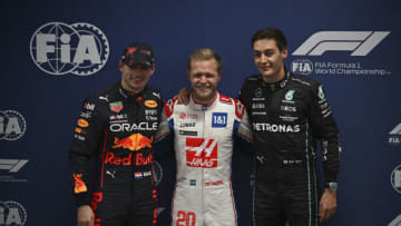 Max Verstappen, Red Bull, Kevin Magnussen, Haas, George Russell, Mercedes, Formula 1 (Photo by NELSON ALMEIDA/POOL/AFP via Getty Images)