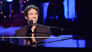 Josh Groban, Kelly Clarkson, Kacey Musgraves and Kane Brown perform on the 19th annual A HOME FOR THE HOLIDAYS WITH JOSH GROBAN, a holiday special featuring inspirational stories about foster care adoption, to be broadcast Tuesday, Dec. 19 (8:00-9:00 PM, ET/PT) on the CBS Television Network. Photo: Eric McCandless/CBS ÃÂ©2017 CBS Broadcasting, Inc. All Rights Reserved