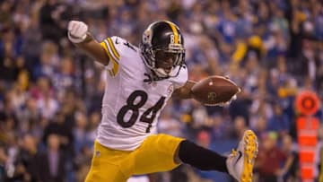 Nov 24, 2016; Indianapolis, IN, USA; Pittsburgh Steelers wide receiver Antonio Brown (84) celebrates his second touchdown in the first half of the game against the Indianapolis Colts at Lucas Oil Stadium. Mandatory Credit: Trevor Ruszkowski-USA TODAY Sports