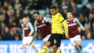 BIRMINGHAM, ENGLAND - DECEMBER 26: Thiago Silva of Chelsea makes a pass whilst under pressure from Danny Ings of Aston Villa during the Premier League match between Aston Villa and Chelsea at Villa Park on December 26, 2021 in Birmingham, England. (Photo by Marc Atkins/Getty Images)