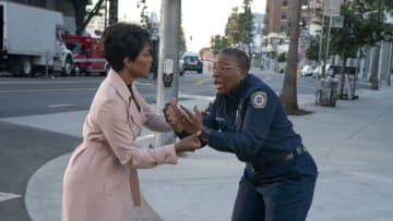 9-1-1: L-R: Angela Bassett and Aisha Hinds in the all-new “Malfunction” episode of 9-1-1 airing Monday, Nov. 11 (8:00-9:01 PM ET/PT) on FOX. © 2019 FOX MEDIA LLC. CR: Jack Zeman / FOX.