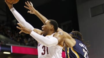 Oct 15, 2014; Cincinnati, OH, USA; Cleveland Cavaliers forward Shawn Marion (31) shoots against the Indiana Pacers forward Chris Copeland (22) during the first half at the Cintas Center. The Cavaliers defeated the Pacers 98-93. Mandatory Credit: Frank Victores-USA TODAY Sports