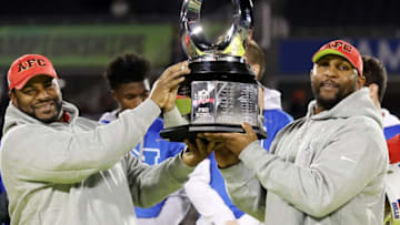 ORLANDO, FL - JANUARY 29: Jerome Bettis (L) and Ray Lewis pose with the tophy after the AFC defeated the NFC 20 to 13 during the NFL Pro Bowl at the Orlando Citrus Bowl on January 29, 2017 in Orlando, Florida. (Photo by Sam Greenwood/Getty Images)