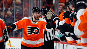 PHILADELPHIA, PENNSYLVANIA - OCTOBER 18: Derick Brassard #19 of the Philadelphia Flyers celebrates his first goal with the team against the Seattle Kraken at 14:36 of the first period at the Wells Fargo Center on October 18, 2021 in Philadelphia, Pennsylvania. (Photo by Bruce Bennett/Getty Images)