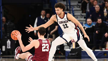 Feb 2, 2023; Spokane, Washington, USA; Santa Clara Broncos forward Parker Braun (23) passes the ball against Gonzaga Bulldogs forward Anton Watson (22) in the second half at McCarthey Athletic Center. Gonzaga won 88-70. Mandatory Credit: James Snook-USA TODAY Sports