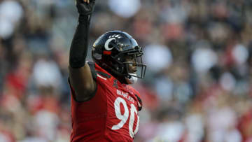 Cincinnati Bearcats face the Indiana Hoosiers at Nippert Stadium in 2022.