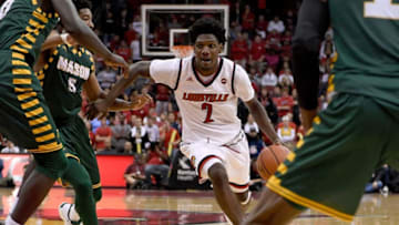 LOUISVILLE, KY - NOVEMBER 12: Darius Perry #2 of the Louisville Cardinals drives to the basket during the second half of the game between the Louisville Cardinals and the George Mason Patriots at KFC YUM! Center on November 12, 2017 in Louisville, Kentucky. (Photo by Bobby Ellis/Getty Images)