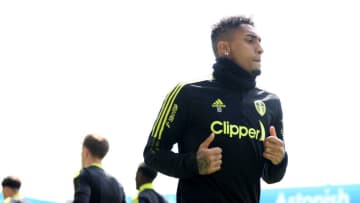 Raphinha of Leeds United warms up prior to kick off of the Premier League match against Brighton & Hove Albion. (Photo by George Wood/Getty Images)