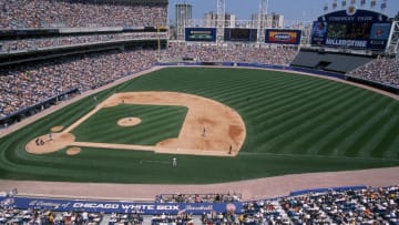 9 Jun 2001: A general view of the game between the Chicago Cubs and the Chicago White Sox at Comiskey Park in Chicago, Illinois. The Cubs defeated the White Sox 4-3.Mandatory Credit: Jonathan Daniel /Allsport