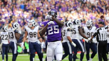 MINNEAPOLIS, MN - NOVEMBER 19: Latavius Murray #25 of the Minnesota Vikings celebrates after scoring a two yard rushing touchdown in the fourth quarter of the game against the Los Angeles Rams on November 19, 2017 at U.S. Bank Stadium in Minneapolis, Minnesota. (Photo by Adam Bettcher/Getty Images)