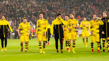 STUTTGART, GERMANY - NOVEMBER 17: The team of Borussia Dortmund after the final whistle during the Bundesliga match between VfB Stuttgart and Borussia Dortmund at Mercedes-Benz Arena on November 11, 2017 in Stuttgart, Germany. (Photo by Alexandre Simoes/Borussia Dortmund/Getty Images)