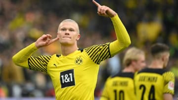 Erling Haaland celebrates scoring against Mainz (Photo by INA FASSBENDER/AFP via Getty Images)
