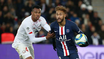 Gabriel dos Santos Magalhaes of Lille, Neymar Jr of PSG (Photo by Jean Catuffe/Getty Images)