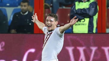 CROTONE, ITALY - NOVEMBER 20: Andrea Belotti of Torino celebrates after scoring his team's opening goal during the Serie A match between FC Crotone and FC Torino at Stadio Comunale Ezio Scida on November 20, 2016 in Crotone, Italy. (Photo by Maurizio Lagana/Getty Images)