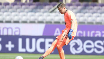 FLORENCE, ITALY - APRIL 25: Wojcieh Szczesny of Juventus in action during the Serie A match between ACF Fiorentina and Juventus at Stadio Artemio Franchi on April 25, 2021 in Florence, Italy. Sporting stadiums around Italy remain under strict restrictions due to the Coronavirus Pandemic as Government social distancing laws prohibit fans inside venues resulting in games being played behind closed doors. (Photo by Gabriele Maltinti/Getty Images)