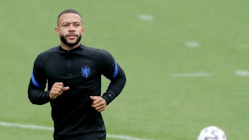 ZEIST, NETHERLANDS - JUNE 20: Memphis Depay of Holland during the Training MenTraining Holland in Zeist at the KNVB Campus on June 20, 2021 in Zeist Netherlands (Photo by Eric Verhoeven/Soccrates/Getty Images)