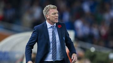 SAN SEBASTIAN, SPAIN - OCTOBER 31: Head coach David Moyes of Real Sociedad reacts during the La Liga match between Real Sociedad de Futbol and Celta de Vigo de Futbol at Estadio Anoeta on October 31, 2015 in San Sebastian, Spain. (Photo by Juan Manuel Serrano Arce/Getty Images)