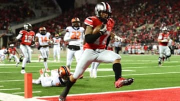 Nov 1, 2014; Columbus, OH, USA; Ohio State Buckeyes running back Jalin Marshall (17) runs into the end zone for a touchdown during the third quarter against the Illinois Fighting Illiniat Ohio Stadium. Mandatory Credit: Andrew Weber-USA TODAY Sports