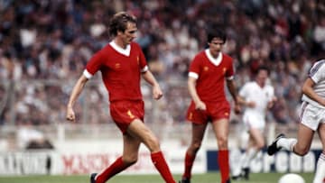 LONDON, ENGLAND - AUGUST 09: Liverpool defender Phil Thompson in action against West Ham during the 1980 FA Charity Shield at Wembley Stadium on August 9, 1980 (Photo Allsport/Getty Images)
