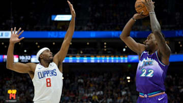SALT LAKE CITY, UT - OCTOBER 30: Jeff Green #22 of the Utah Jazz shoots over Maurice Harkless #8 of the LA Clippers during a game at Vivint Smart Home Arena on October 30, 2019 in Salt Lake City, Utah. NOTE TO USER: User expressly acknowledges and agrees that, by downloading and or using this photograph, User is consenting to the terms and conditions of the Getty Images License Agreement. (Photo by Alex Goodlett/Getty Images)