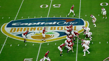 MIAMI, FL - DECEMBER 29: Tua Tagovailoa #13 of the Alabama Crimson Tide snaps the ball against the Oklahoma Sooners during the College Football Playoff Semifinal at the Capital One Orange Bowl at Hard Rock Stadium on December 29, 2018 in Miami, Florida. (Photo by Michael Reaves/Getty Images)