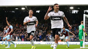 LONDON, ENGLAND - AUGUST 26: Aleksandar Mitrovic of Fulham celebrates after scoring his team's second goal during the Premier League match between Fulham FC and Burnley FC at Craven Cottage on August 26, 2018 in London, United Kingdom. (Photo by Henry Browne/Getty Images)