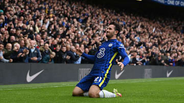 LONDON, ENGLAND - OCTOBER 23: Ben Chilwell of Chelsea celebrates after scoring their side's fourth goal during the Premier League match between Chelsea and Norwich City at Stamford Bridge on October 23, 2021 in London, England. (Photo by Shaun Botterill/Getty Images)