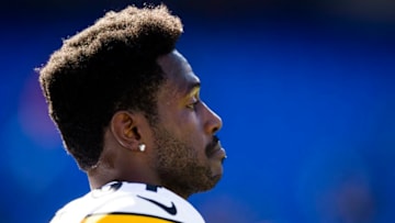 BALTIMORE, MD - OCTOBER 01: Wide receiver Antonio Brown #84 of the Pittsburgh Steelers looks on before a game against the Baltimore Ravens at M&T Bank Stadium on October 1, 2017 in Baltimore, Maryland. (Photo by Patrick McDermott/Getty Images)
