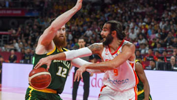 Ricky Rubio, Aron Baynes, Phoenix Suns (Photo credit should read GREG BAKER/AFP/Getty Images)