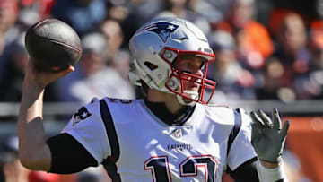 CHICAGO, IL - OCTOBER 21: Tom Brady #12 of the New England Patriots passes against the Chicago Bears at Soldier Field on October 21, 2018 in Chicago, Illinois. (Photo by Jonathan Daniel/Getty Images)