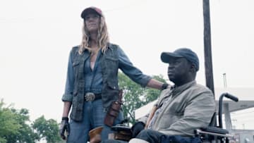 Mo Collins as Sarah, Daryl Mitchell as Wendell - Fear the Walking Dead _ Season 4, Episode 11 - Photo Credit: Ryan Green/AMC