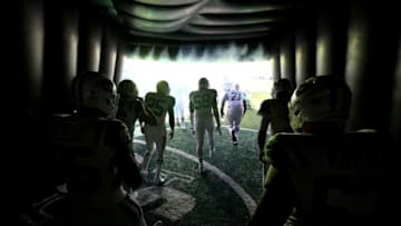 EAST RUTHERFORD, NJ - OCTOBER 01: The New York Jets take the field against the Jacksonville Jaguars before their game at MetLife Stadium on October 1, 2017 in East Rutherford, New Jersey. (Photo by Al Bello/Getty Images)