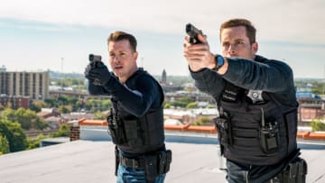 CHICAGO P.D. -- "Trigger" Episode 607 -- Pictured: (l-r) Jon Seda as Det. Antonio Dawson, Jesse Lee Soffer as Det. Jay Halstead -- (Photo by: Matt Dinerstein/NBC)
