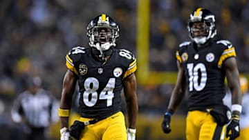 PITTSBURGH, PA - NOVEMBER 26: Antonio Brown #84 of the Pittsburgh Steelers reacts after a catch in the first half during the game against the Green Bay Packers at Heinz Field on November 26, 2017 in Pittsburgh, Pennsylvania. (Photo by Joe Sargent/Getty Images)