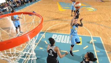 ROSEMONT, IL- AUGUST 10: Makayla Epps #25 of the Chicago Sky shoots the ball against the San Antonio Stars on August 10, 2017 at the Allstate Arena in Rosemont, Illinois. NOTE TO USER: User expressly acknowledges and agrees that, by downloading and/or using this photograph, user is consenting to the terms and conditions of the Getty Images License Agreement. Mandatory Copyright Notice: Copyright 2017 NBAE (Photo by Randy Belice/NBAE via Getty Images)