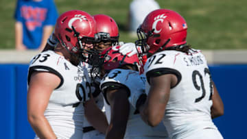 Cincinnati Bearcats linebacker Nick Temple during game against SMU Mustangs at Gerald Ford Stadium. USA Today.