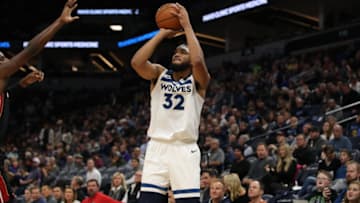 MINNEAPOLIS, MN - OCTOBER 27: Karl-Anthony Towns #32 of the Minnesota Timberwolves shoots the ball against the Miami Heat. Copyright 2019 NBAE (Photo by Jordan Johnson/NBAE via Getty Images)