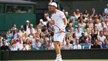 LONDON, ENGLAND - JULY 07: Andy Murray of Great Britain celebrates during the Gentlemen's Singles third round match against Fabio Fognini of Italy on day five of the Wimbledon Lawn Tennis Championships at the All England Lawn Tennis and Croquet Club on July 7, 2017 in London, England. (Photo by Michael Steele/Getty Images)